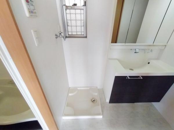 大阪市此花区春日出南1丁目の中古一戸建て(洗面台・洗面所)