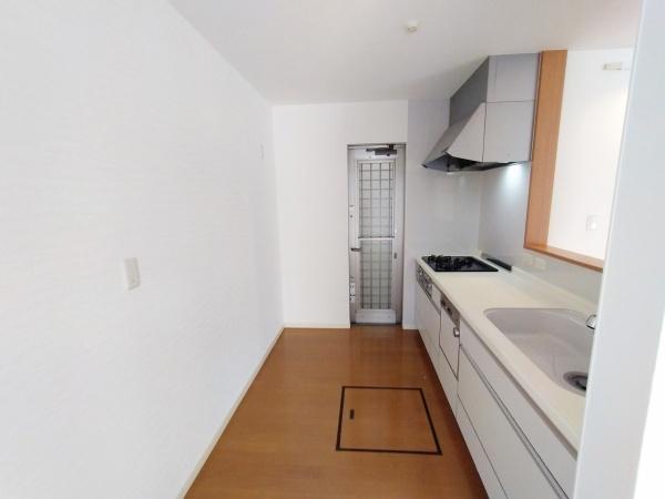 大阪市此花区春日出南1丁目の中古一戸建て(キッチン)