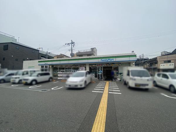 ネオハイツ港大橋(ファミリーマート港晴四丁目店)