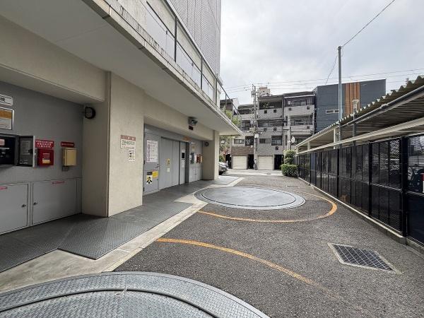 パークタワー大阪中之島フロント(駐車場)