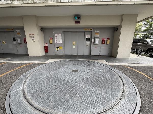 パークタワー大阪中之島フロント(駐車場)