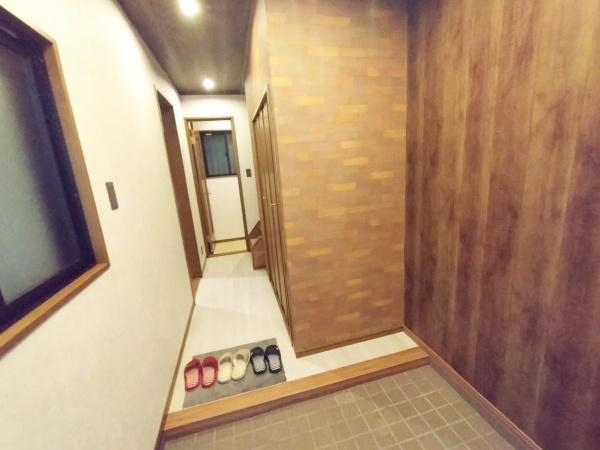 大阪市東淀川区瑞光2丁目の中古一戸建て(玄関)