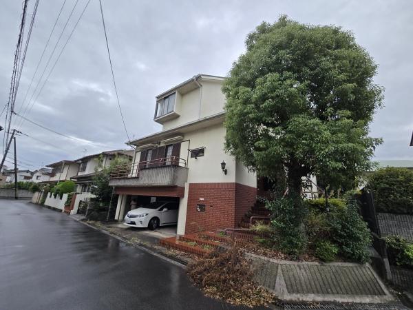 松原市松ケ丘2丁目の中古一戸建て(前面道路含む現地写真)