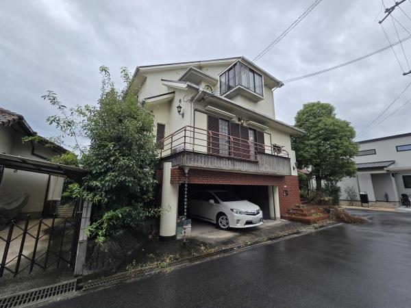 松原市松ケ丘2丁目の中古一戸建て(前面道路含む現地写真)