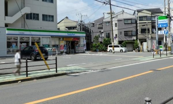 プラザ歌島B棟(ファミリーマート西淀川御幣島店)