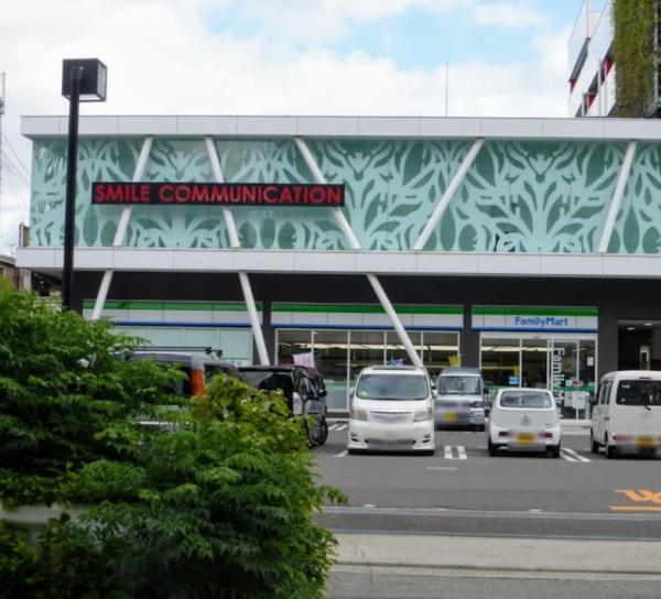 レックスタウン新高２号館(ファミリーマート野中北店)