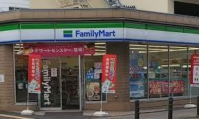 ネオコーポ鶴見緑地(ファミリーマート鶴見横堤三丁目店)