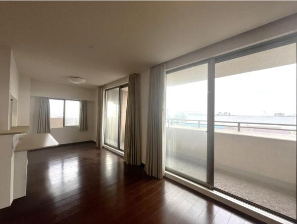 キングスクエアヴィルジア大阪