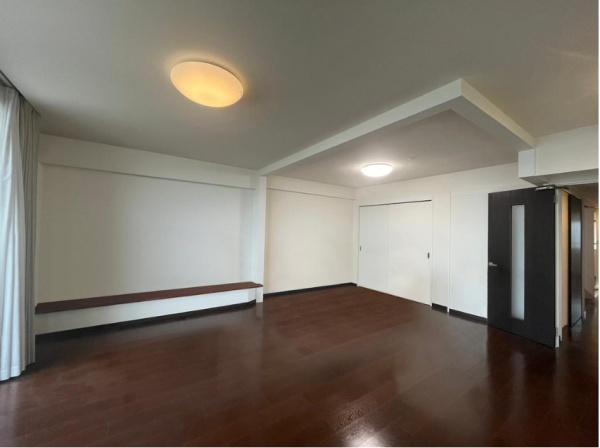 キングスクエアヴィルジア大阪