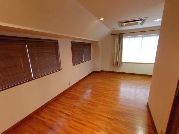 西宮市苦楽園三番町の中古一戸建て