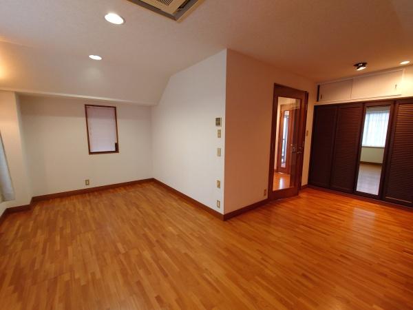 西宮市苦楽園三番町の中古一戸建て