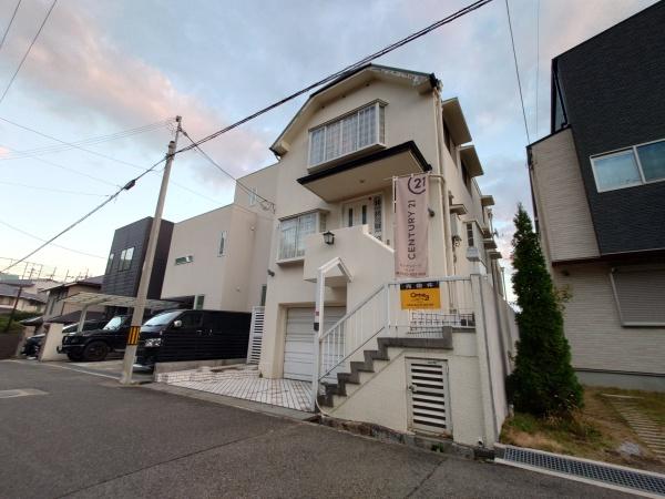 西宮市苦楽園三番町の中古一戸建て