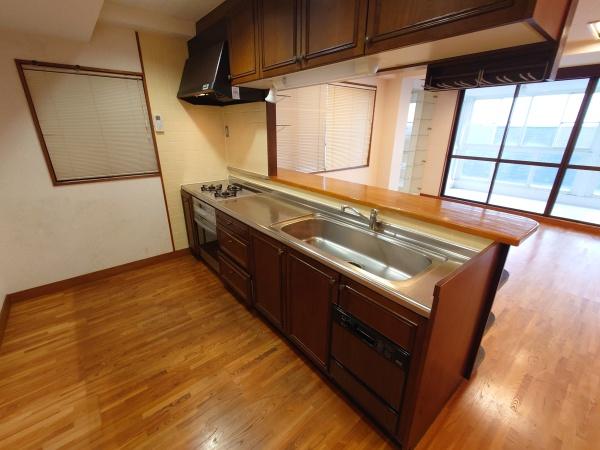 西宮市苦楽園三番町の中古一戸建て