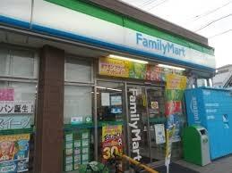プレサンスレジェンド上新庄(ファミリーマート小浦下新庄店)