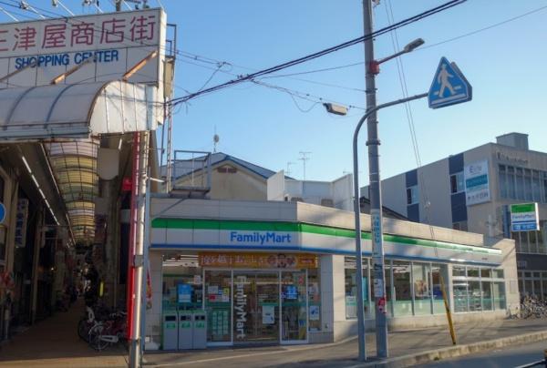 ファミール北大阪リバーサイドB棟(ファミリーマート神崎川駅西店)