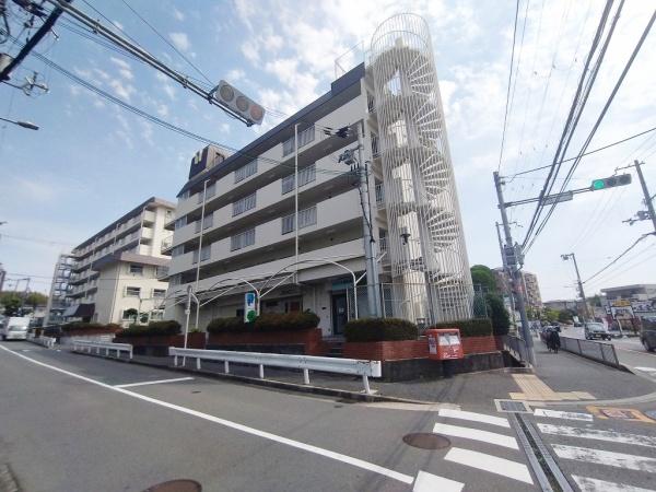 メゾンドール千里泉ヶ丘 壱番館