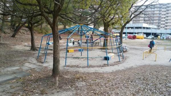 千里グリーンマンション(津雲公園)