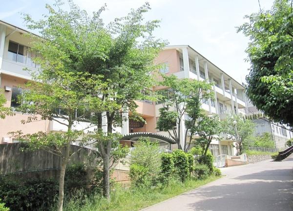 神戸市北区西山２丁目の中古一戸建て(神戸市立有野北中学校)