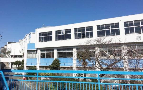 神戸市垂水区塩屋北町２丁目の中古一戸建て(神戸市立塩屋中学校)