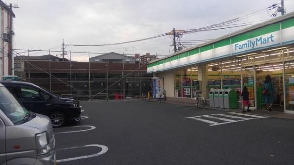 パレ千里壱号棟(ファミリーマート吹田山田南店)