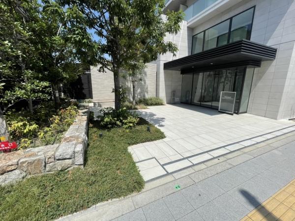 プレミスト関目高殿駅前