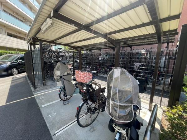 プレミスト関目高殿駅前