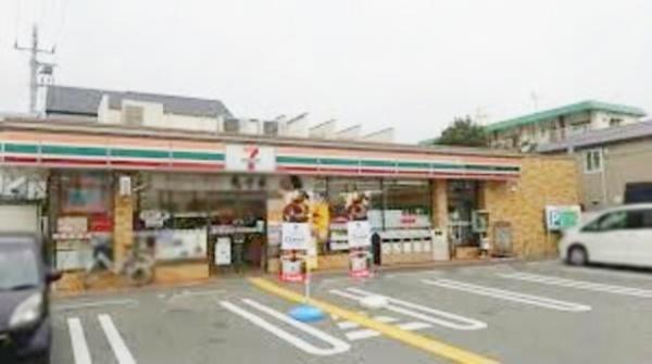 コスモハイツ瑞ケ丘A棟(セブンイレブン伊丹瑞ケ丘店)