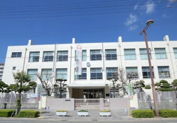 大阪市港区港晴３丁目の土地(大阪市立港晴小学校)