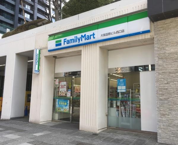 シティタワー大阪本町(ファミリーマート大阪国際ビル西口店)