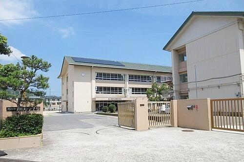 川西市錦松台の中古一戸建て(川西市立明峰中学校)