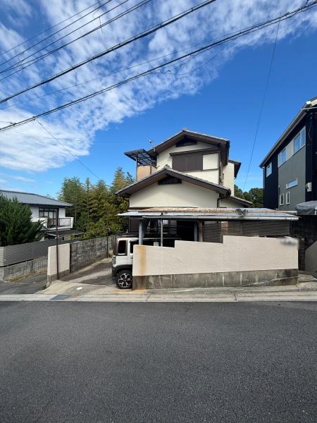 川西市錦松台の中古一戸建て