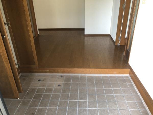 大津市日吉台4丁目の中古一戸建て(玄関)