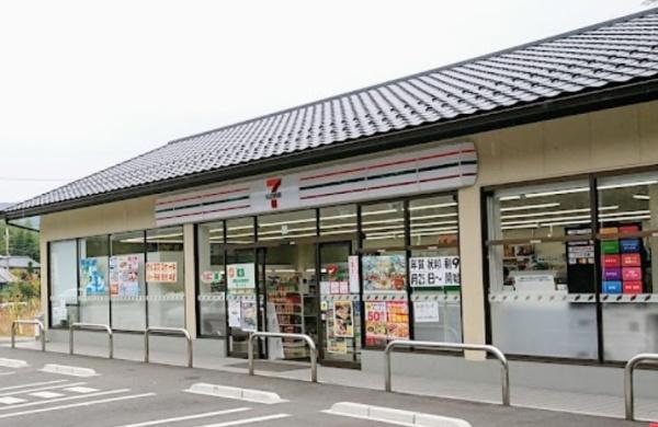 京都市北区上賀茂前田町の土地(セブンイレブン京都産業大学前店)