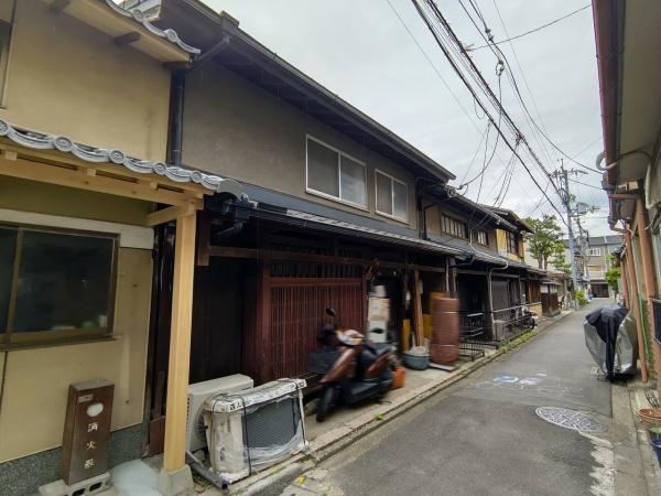 京都市南区八条源町　中古テラスハウス