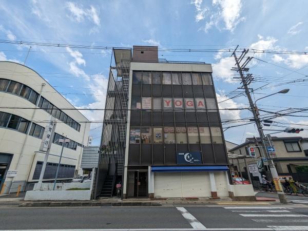 京都市右京区太秦堀ケ内町　ビル