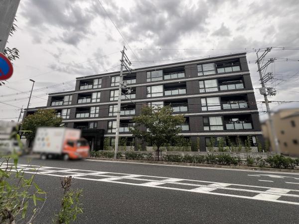 トップ エスリード 太秦