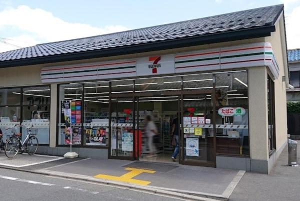 京都北山スカイハイツB棟(セブンイレブン京都鷹峯藤林店)