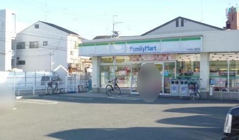 マンハイム桂(ファミリーマート下津林芝ノ宮町店)