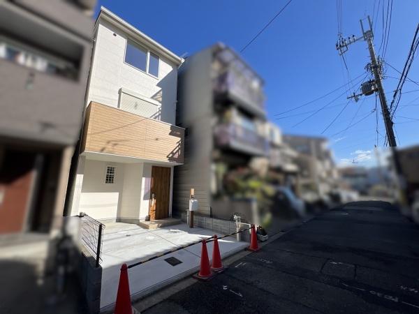 京都市右京区西京極東向河原町　新築戸建
