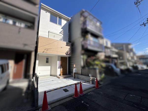 京都市右京区西京極東向河原町　新築戸建