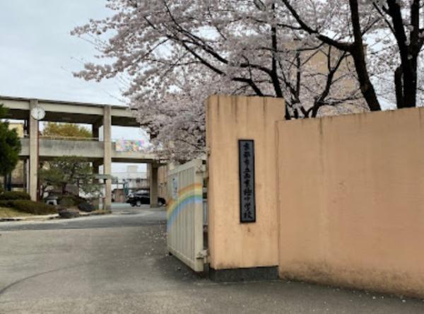 京都市右京区西京極畑田町の中古一戸建て(京都市立西京極中学校)