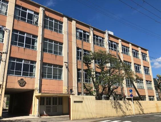 醍醐上ノ山団地A3棟(京都市立栗陵中学校)