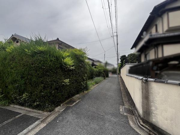 京都市右京区龍安寺玉津芝町の土地(前面道路含む現地写真)