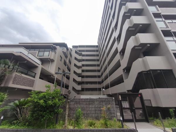 ファミール西院