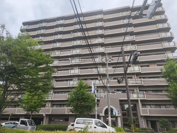 ファミール西院