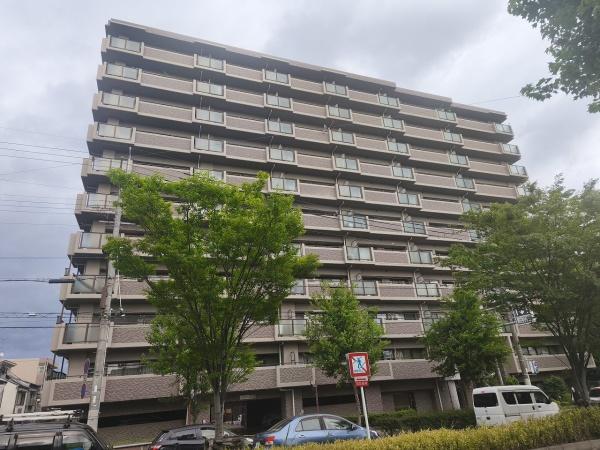 ファミール西院