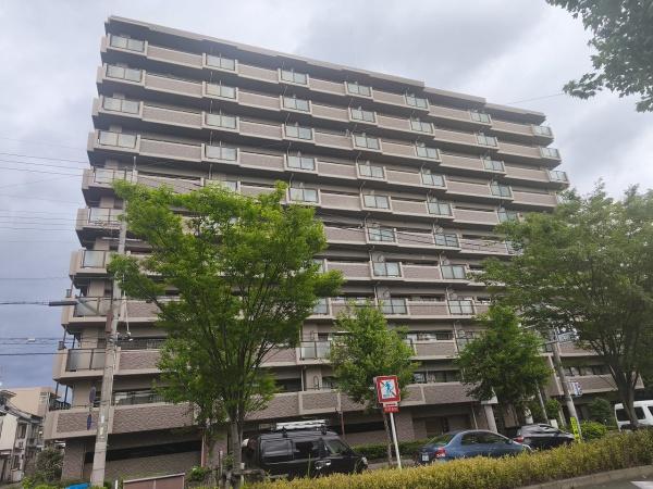 ファミール西院
