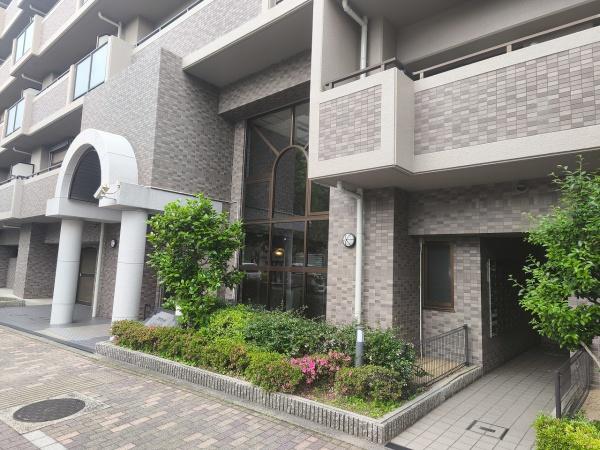 ファミール西院