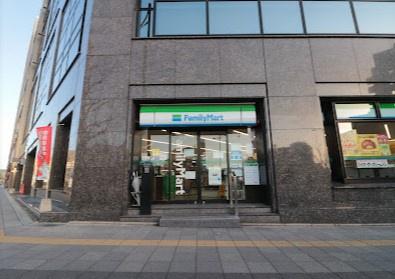 ヴィルヌーブ堀川五条(ファミリーマート五条大宮店)