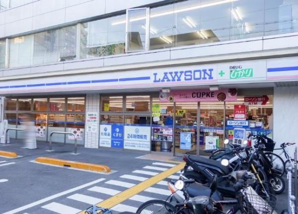エシャロン四条柳馬場(ローソン+ドラッグひかり蛸薬師高倉店)
